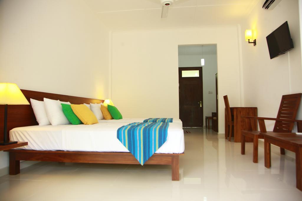Samwill Holiday Resort Kataragama Oda fotoğraf